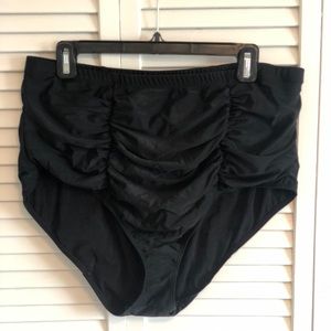 BLACK HIGH WAIST RUCHED SWIM BOTTOM